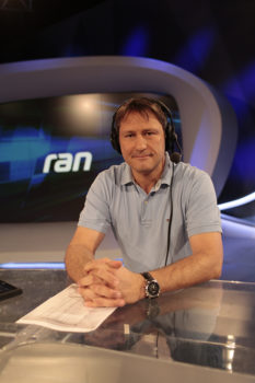 Für ran kommentiert Roman Motzkus als Experte seit 2015 die NFL. (Bild: ProSiebenMAXX, SAT.1 / Stefan Hobmaier)