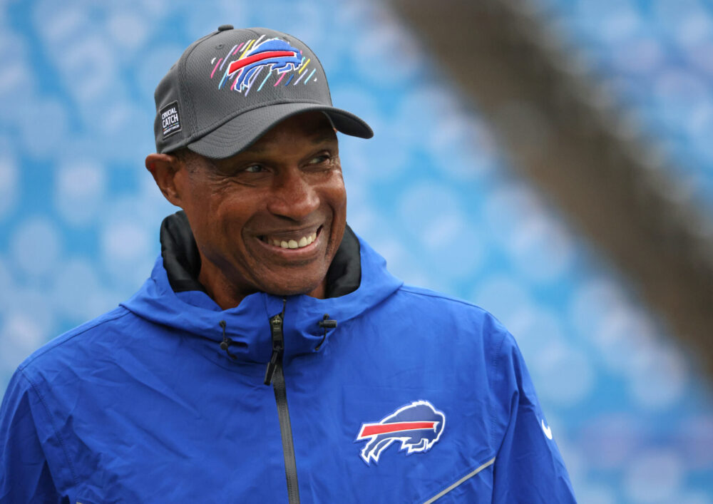 Assistant Head Coach Leslie Frazier