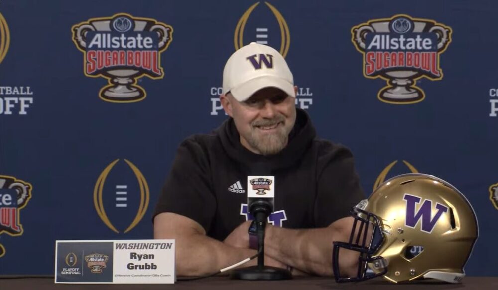 Offensive Coordinator Ryan Grubb auf einer Pressekonferenz zum Sugar Bowl